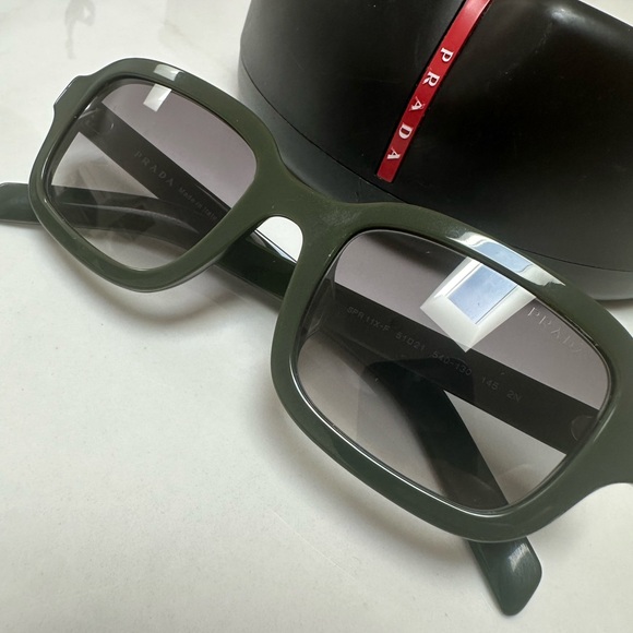 PRADA green frame - Picture 2 of 4